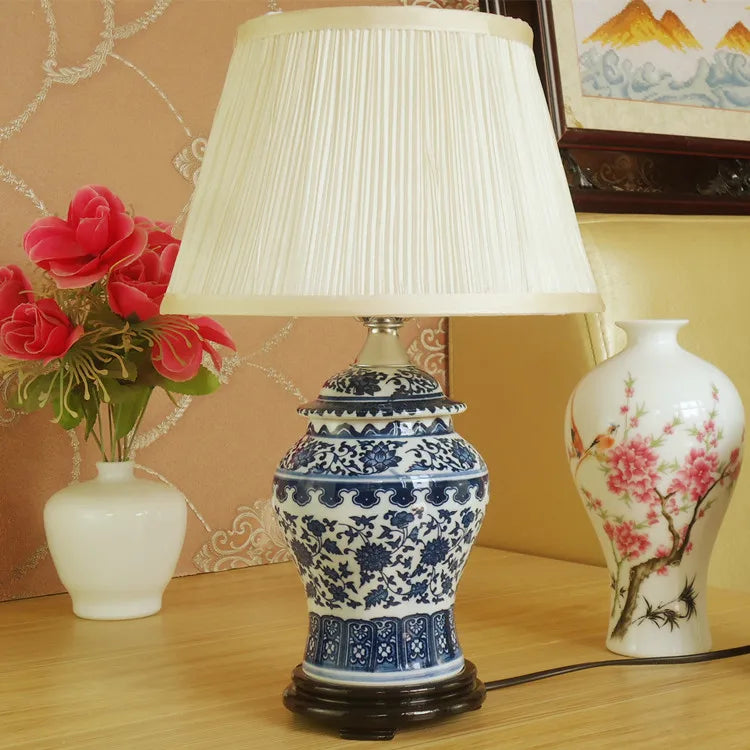 Porcelain Chinese Style Desk Lamp Porcelain Table Lamp Vintage Ceramic Decoration Table Lamp Bedroom Living Room Bedside Lights