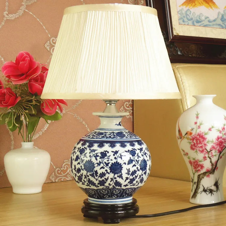 Porcelain Chinese Style Desk Lamp Porcelain Table Lamp Vintage Ceramic Decoration Table Lamp Bedroom Living Room Bedside Lights