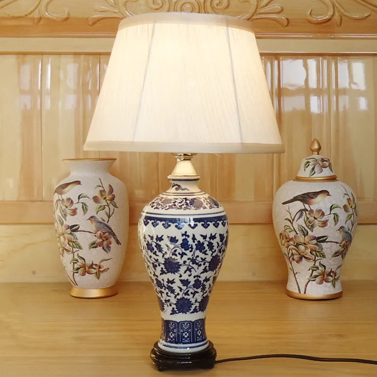 Porcelain Chinese Style Desk Lamp Porcelain Table Lamp Vintage Ceramic Decoration Table Lamp Bedroom Living Room Bedside Lights