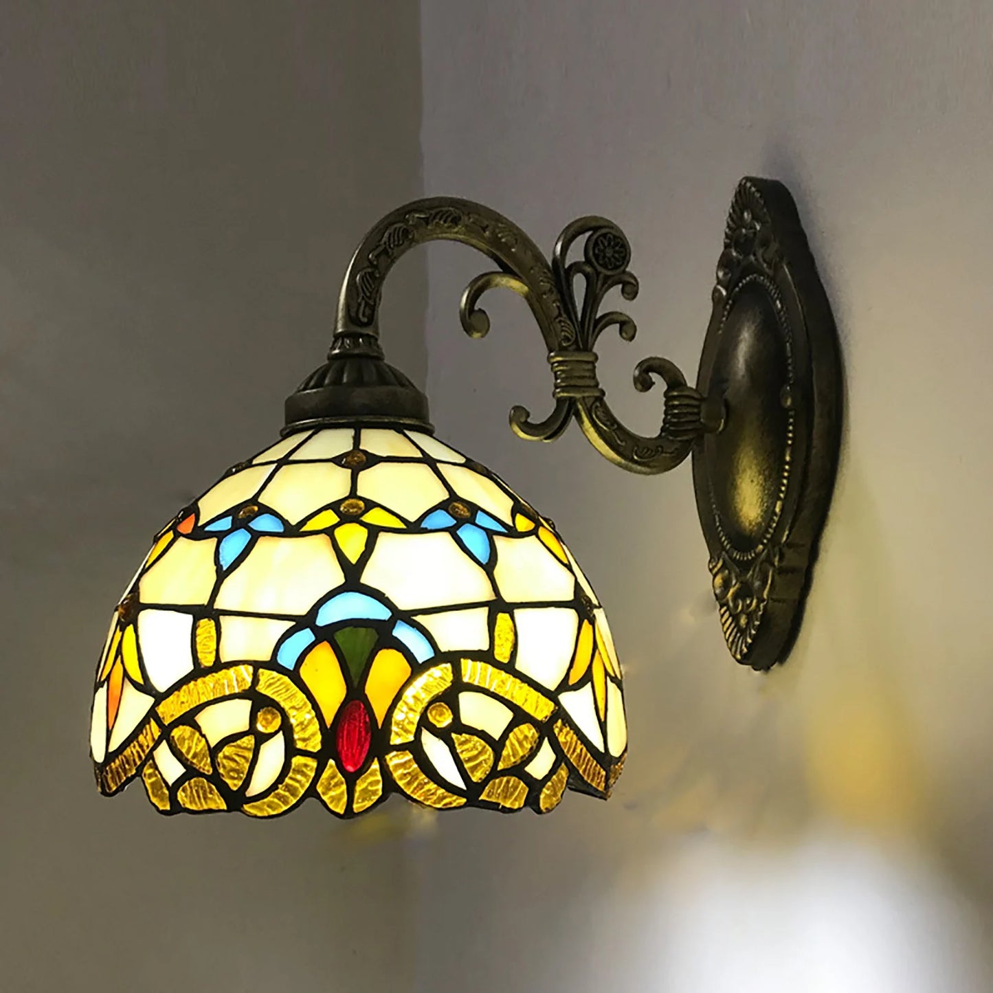 Tiffany Style Beige Dome Glass Wall Lamp, Victorian Style, For Bedroom, Living Room, Dining Room, Balcony, Loft